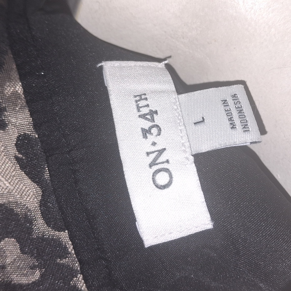 ON•34th Women's Black and Cream Bomber Jacket - Picture 8 of 8